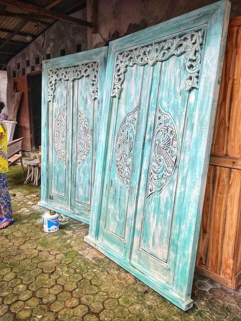 Turquoise Teak Wood Doors with custom carving made in Ubud, Bali Balinese Door, Bali Beach House, Bali Door, Wooden Outdoor Door, Bali Kitchen, Dream House Ideas, Balinese Design, Outdoor Waterfalls, Bali Art