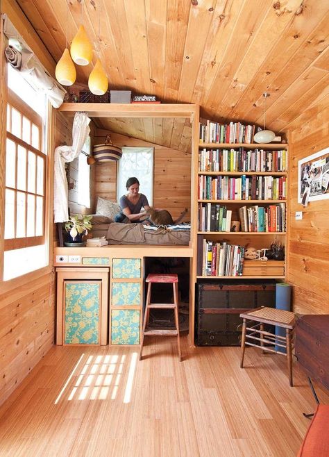 40+ Extraordinary Tiny House Interior Ideas #tinyhouse #houseinterior #interiorideas Tiny House Interior Design, Building A Tiny House, Tiny House Inspiration, Small Room Design, Tiny Spaces, Tiny House Interior, Tiny House Living, Tiny House Plans, Small Room