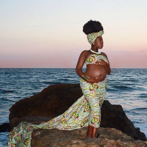 "To be pregnant is to be vitally alive, thoroughly woman, and undoubtedly inhabited." – Anne Buchanan & Debra Klingsporn  Congrats @missdunnieo African Maternity, A Pregnant Woman, Beautiful Pregnancy, Pregnant Mother, Baby Tips, Pregnant Woman, African Beauty, African Attire, Pregnancy Shoot