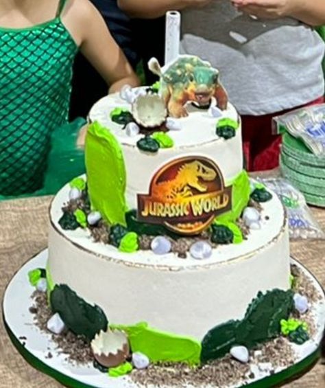 Pastel Jurassic World Bumpy Pastel Jurassic World, Jurassic World, Birthday Cake, Pastel, Cake, Birthday