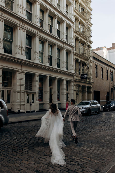 Romantic City Wedding, Nyc Wedding Photoshoot, New York Elopement Photography, Classic Nyc Wedding, Soho Nyc Photoshoot, Nyc Fall Wedding, Editorial Style Photography, New York City Wedding Photos, New York City Wedding Aesthetic