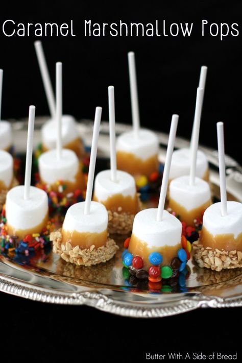 Easy Caramel Marshmallow Pops~ super cute and SO TASTY! #recipe Butter With A Side of Bread #caramel Marshmallow Pops Birthday, Marshmallow Pops Recipe, Lego Cake Pops, Caramel Marshmallows, Healthy Marshmallows, Easter Marshmallow, Christmas Yummies, Caramel Treats, Marshmallow Dip