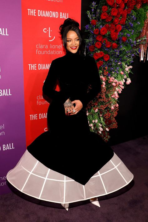 Rihanna Diamond Ball, Modest Looks, Rihanna Red Carpet, Givenchy Gown, Clara Lionel Foundation, Rihanna Dress, Rihanna Diamonds, Givenchy Couture, Givenchy Dress