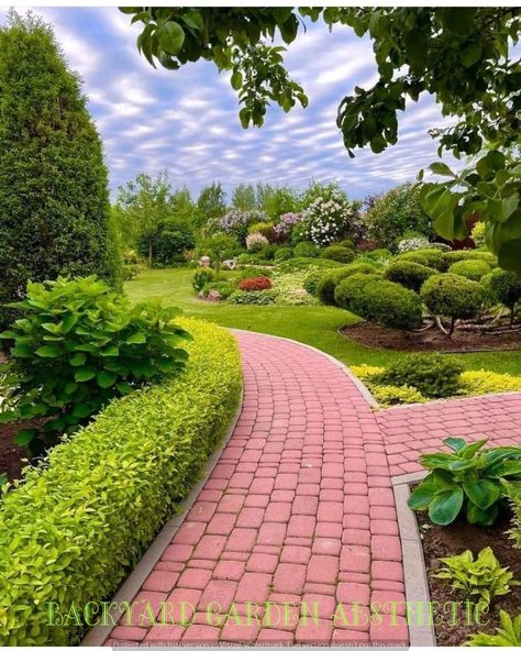 Stunning Garden Landscaping Ideas for a Perfect Outdoor Oasis Front Lawn Landscape Ideas, Fall Landscaping Front Yard, Front Garden Landscaping, Homestead Garden Layout, Driveway Border, Dream Garden Backyards, Landscape Ideas Front Yard, Fall Landscaping, Front Lawn Landscaping