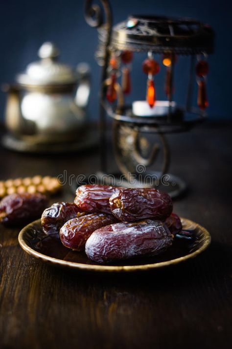 Ramadan dates for iftar opening. On plate , #SPONSORED, #dates, #Ramadan, #iftar, #plate, #opening #ad Ramadan Photography Ideas, Dates Photography, Ramadan Photography, Ramadhan Vibes, Dates Ramadan, Ramadan Diet, Dates Aesthetic, Plant Based Diet Benefits, Ramadan Aesthetic