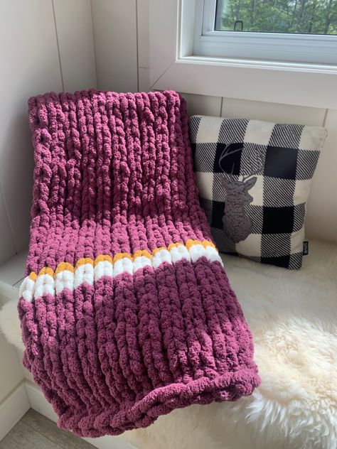 Chunky Knit Blanket Pattern Color Combos, Yarn Bag Tutorial, Chunky Knit Blanket Pattern, Chunky Yarn Blanket, Chunky Blankets, Yarn Blanket, Knit Blankets, Hand Knit Blanket, Blanket Ideas