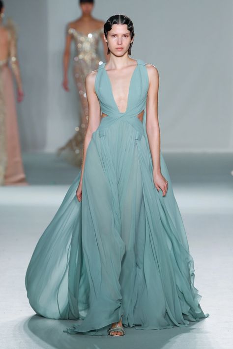 Spring 2023 Runway, Couture Spring 2023, Light Blue Gown, Night Gown Lingerie, 2023 Couture, Gorgeous Black Dress, Blue Evening Gowns, Elie Saab Couture, Pastel Dress