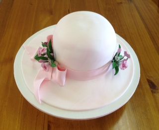 Hat cake by jahfa2009, via Flickr Hat Cake Ideas, Abc Cake, How To Decorate Cakes, Mango Mousse Cake, Cake Hat, Cube Cake, Cake Models, Buttercream Flower Cake, Hat Cake