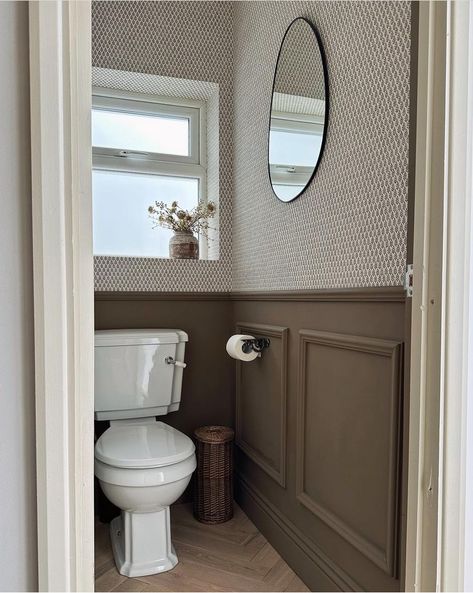 Sleek Wallpaper, Espresso Wallpaper, Japandi Bathroom Ideas, Japandi Bathroom Design, Japanese Scandinavian, Japandi Bathroom, Wc Ideas, Cloakroom Toilet, Toilet Room Decor