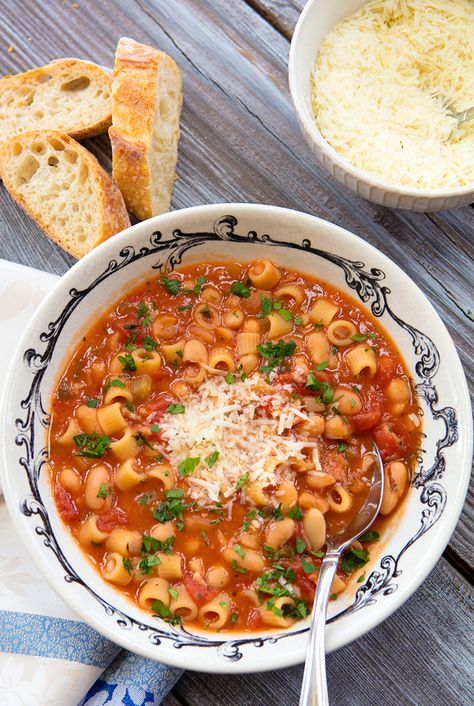 Pasta Fagioli Recipe With Pancetta, Pasta Fagioli With Bacon, Soups Italian, Pasta Fagiole, Pasta Fagoli, Traditional Italian Food, Pasta Fagioli Recipe, Pasta Fagioli Soup, Pasta E Fagioli Soup