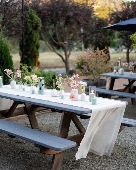 What a perfect way to kick off Rachel and Dan’s wedding weekend! 🌟 La Nebbia Winery provided a stunning California vineyard backdrop for their Half Moon Bay celebration. The evening was elevated by wild, organic decor details and delicious bites that perfectly complemented the wine, making the rehearsal dinner truly unforgettable. 🥂🍇 Producer, Planner, and Designer: @gobelladesign Photography: @cameronclarkphoto Videography: @chrisjevansphoto Florals: @thishumbleabode Welcome Party Venue: @l... California Vineyards, Half Moon Bay, Organic Decor, Party Venues, Welcome To The Party, Wedding Weekend, Rehearsal Dinners, Celebrities, Floral