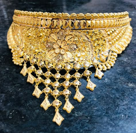 Chokar Pendent Gold, Gold Choker Designs, Wedding Necklace Gold, Gold Chocker Necklace, Short Gold Necklace, Pretty Gold Necklaces, Antique Ruby Ring, Ruby Necklace Designs, Choker Design