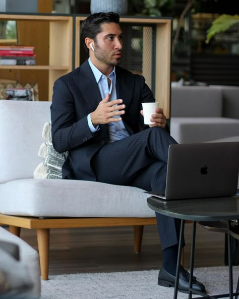 Will people in Dubai understand where I'm from with this look? 🤌🏼🇮🇹 Starting the week wearing my new @hockerty_official suit. The whole… | Instagram Men Suits Work, Businessman Aesthetic, Office Outfits Men, Office Outfit Men, Outfit Men Suit, Ceo Outfit, Men Lifestyle, Formal Ideas, Ideal Image