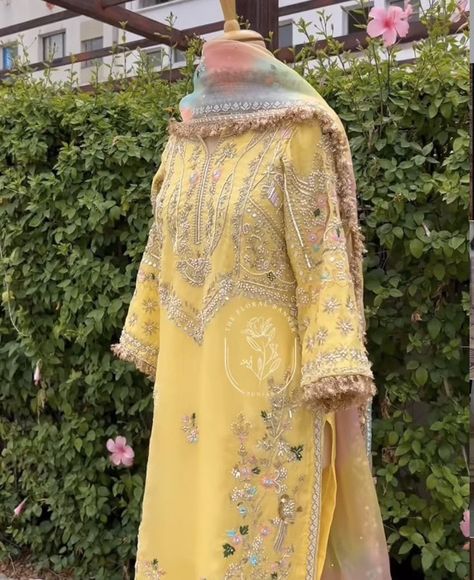 Designer Suits For Wedding, Boutique Names, Trendy Suits, Embroidery Fashion Detail, Fancy Suit, Indian Bride Outfits, Simple Kurta Designs, Pakistani Fashion Party Wear, Indian Dresses Traditional