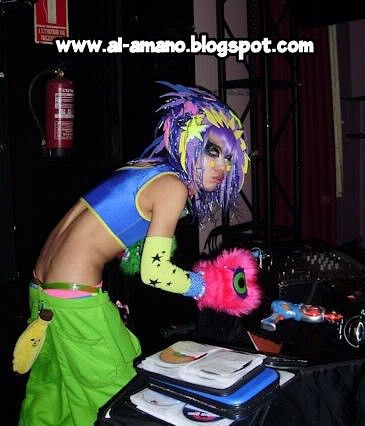 Japanese Rave Outfit, 2000 Rave Fashion, Rave Outfits 2000s, Alien Gyaru, 2000s Rave Fashion, Dj Sisen, 2000s Rave, The Scene Aesthetic, Raver Outfits