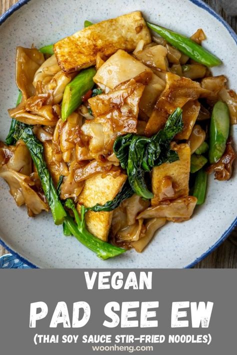 Vegan Rice Noodles, Pad See Ew Recipe Vegan, Vegan Pad See Ew, Pad See Ew Noodles, Vegan Pad Thai Recipe, Veggie Entrees, Chow Fun Recipe, Chinese Healing, Soy Sauce Rice