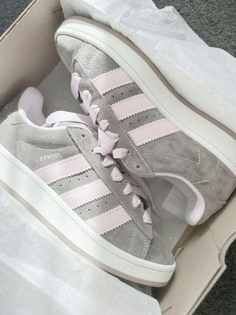 Sneaker Inspo Women, Adidas Campus Shoes, Campus Adidas, Pretty Sneakers, Skor Sneakers, Back To School Shoes, Trendy Shoes Sneakers, Pretty Shoes Sneakers, Shoe Wishlist