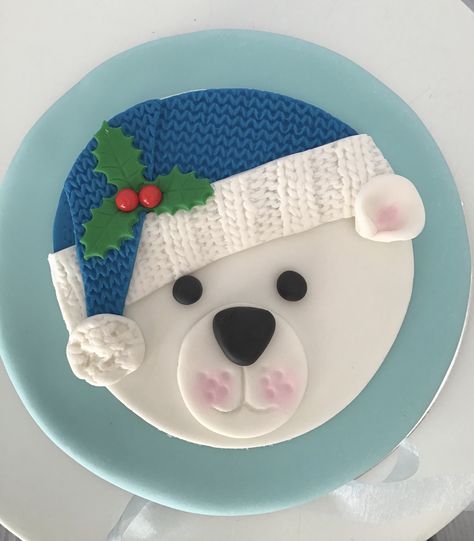 Polar Bear Christmas Cake, Polar Bear Cakes, Christmas Fondant Cake Ideas, Christmas Cake Designs Easy, Christmas Cake Fondant Decorating Ideas, Christmas Cake Designs Fondant, Christmas Cake Ideas Decoration Simple, Christmas Cake Ideas Fondant, Christmas Cake Designs Simple