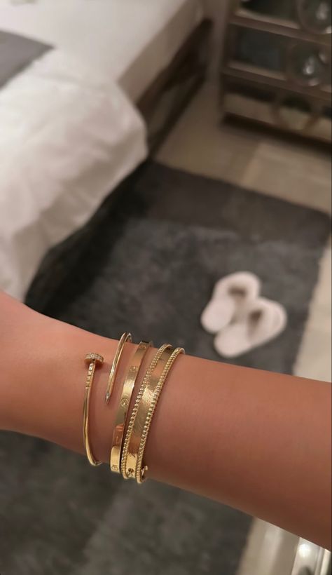 #gold #jewelry #aesthetic #jewellery #jewellerylover #goldbangle #cartier #vancleefarpels #luxury #tiktok Gold Jewelry Aesthetic, Aesthetic Jewellery, Jewelry Aesthetic, Van Cleef Arpels, Van Cleef, Bracelet Stack, Gold Bangles, Cartier, Gold Jewelry