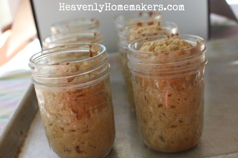 How to Bake Quick Bread in Jars (With 10 Recipes!) | Heavenly Homemakers Canning Bread, Mason Jar Baking, Amish Friendship Bread, Friendship Bread, Bake Bread, Family Friendly Recipes, Dessert In A Jar, Fun Lunch, Baking Muffins