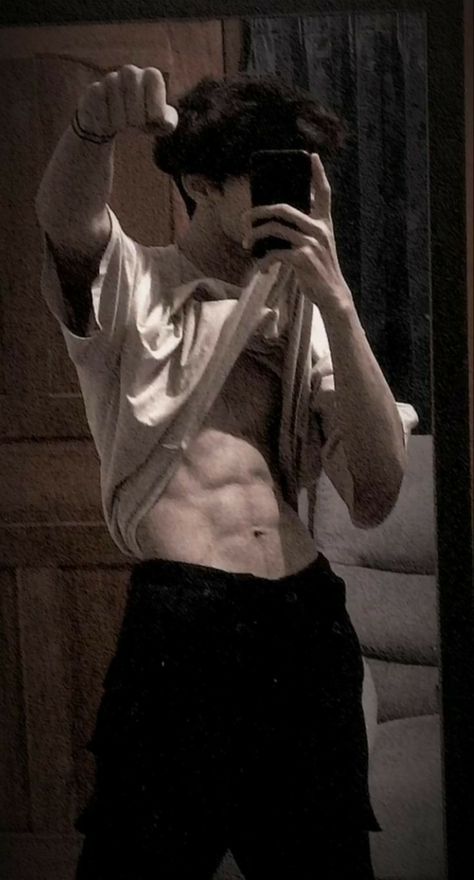 Sixpack Cogan, Sixpack Boys, Six Pack Abs Men, Guy Advice, Boyfriend Video, Men Abs, Beautiful Eyes Pics, Quick Workout Routine, Emo Guys