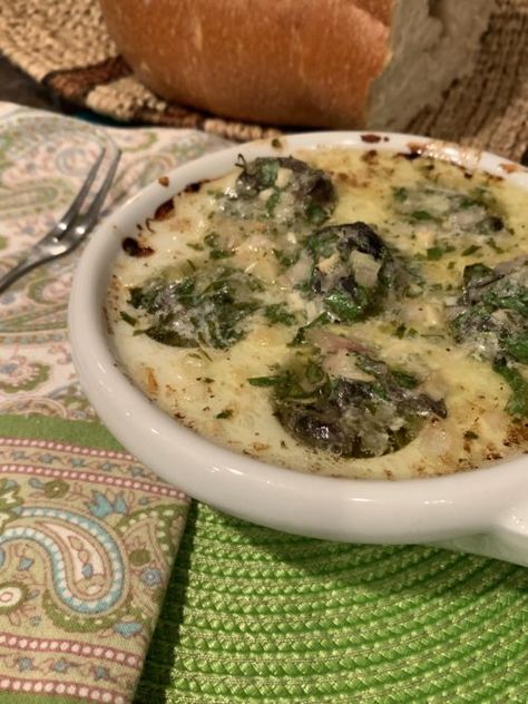 Creamy Garlic Snails Recipe, The Keg Escargot Recipe, Mushrooms Neptune, Mushroom Escargot Recipe, Escargot Recipe Appetizers Garlic Butter, Escargot Recipes, Escargot Recipe The Keg, Escargot Recipe, Best Escargot In Paris