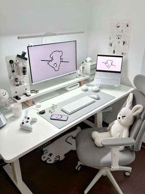 White And Black Gaming Setup, White Gamer Setup, White Setup Gaming, White Set Up, White Game Room, Pc Setup White, White Gaming Desk, White Gaming Setup, Ps5 Setup