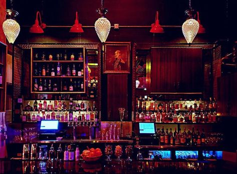 7 Top Secret Chicago Speakeasies You'll Want To Sneak Into This Weekend - Secret Chicago Chicago Speakeasy, Speakeasy Bars, Whiskey Barrel Table, Hidden Bars, Chicago Christmas, Chicago Vacation, Biker Bar, Restaurant Design Inspiration, Chicago Bars