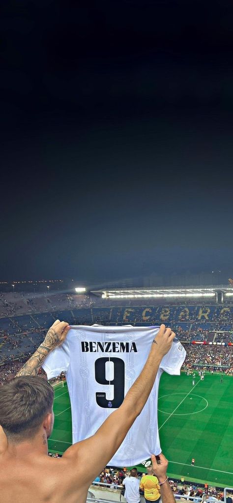 Wallpaper Benzema, Real Madrid Logo, Real Madrid Team, Real Madrid Wallpapers, Real Madrid Football, Madrid Wallpaper, ريال مدريد, Edgy Wallpaper, Camp Nou