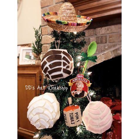 Mexican Christmas Decorations, Mexican Sweet Breads, Mexican Bread, Mexican Christmas, Sweet Bread, Art Workshop, Felt Ornaments, Tree Decorations, Christmas Tree Decorations