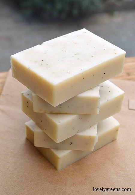 Recipe for Natural Bergamot + Earl Grey soap. Blended with uplifting essential oil and flecks of Earl Grey tea Bergamot Soap, Lovely Greens, Diy Soap Bars, Savon Diy, Diy Soap Recipe, Tea Soap, Cold Process Soap Recipes, Handmade Soap Recipes, Soap Making Recipes