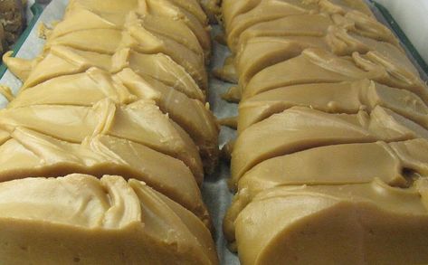 Penuche Fudge, Easy Christmas Candy Recipes, Christmas Fudge, Candy Recipe, Candy Recipes Homemade, Fudge Easy, Christmas Candy Recipes, Cobbler Recipes, Homemade Candies