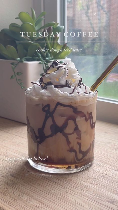 coffeedbybella on Instagram: ✨cookie dough iced latte! ❤️IB: @itslivb from her YT video! ⭐️RECIPE (12 oz) - ghirardelli chocolate sauce - 2 pumps cookie dough syrup… Cookie Dough Coffee, Chocolate Chip Cookie Dough Coffee Syrup, Nutella Cream Latte Recipe, Cookie Butter Iced Latte, Nutella Iced Latte, Dalonga Coffee Recipe, Iced Latte Recipe, Ghirardelli Chocolate, Coffee Cookies