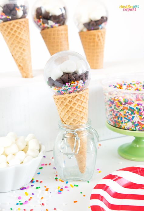 Fill plastic balls with your favorite toppings for a fun way to allow guest's to personalize their bowl of ice cream! Perfect ice cream party favors! 20 Birthday Party, Icecream Ideas, Birthday Party Favors For Adults, Ice Cream Party Games, Succulent Party, Ice Cream Party Favors, Ice Cream Balloons, Bowl Of Ice Cream, Succulent Party Favors