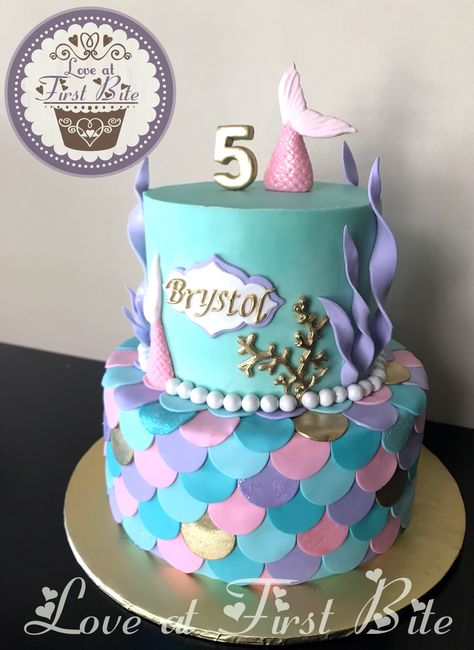 Mermaid Cake Little Mermaid Cakes, Mermaid Birthday Cakes, Princess Birthday Cake, Mermaid Party Decorations, Valentines Day Cakes, Mermaid Theme Birthday, Mermaid Cakes, Barbie Birthday, Childrens Birthday Cakes