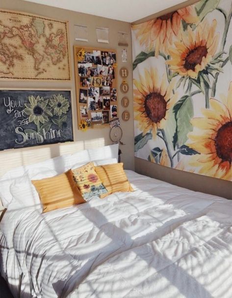 Unique Dorm Room, College Bedroom Decor, College Bedroom, Cool Dorm Rooms, Yellow Room, Dorm Room Inspiration, Dorm Room Essentials, Room Deco, Teen Bedroom Decor