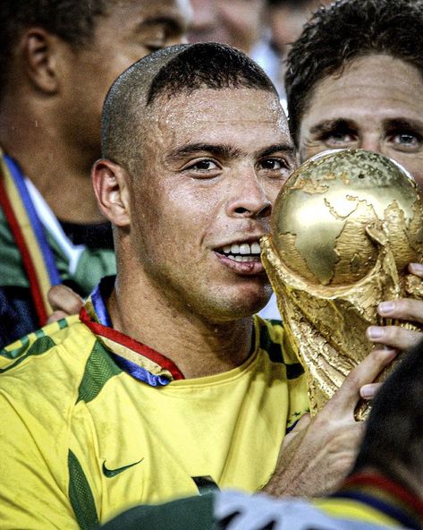 Brazilian Ronaldo, David Beckham Haircut, Ronaldo Brazil, Beckham Haircut, Brazilian Soccer Players, Brazilian Soccer, Ronaldo 9, Brazil Team, Brazil Football Team