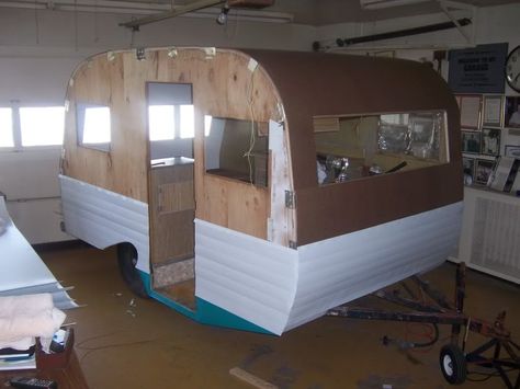 Camper Siding Ideas, Camper Repair, Small Camping Trailer, Siding Ideas, Caravan Renovation, Western Star, Aluminum Siding, Trailer Remodel, Rv Remodel