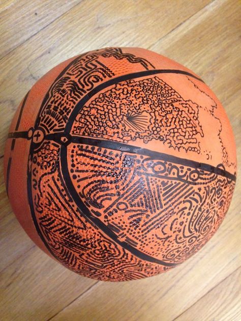 Instead of drawing on a paper during my working phone calls I started to use my Stabilo OHPen over a basketball surface Ballon Basket, Painted Basketball, Nike Air Max 90 Outfit, Basketball Balls, Basketball Cookies, Basketball Aesthetic, Basketball Custom, Basketball Drawings, Le Basket