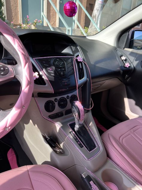 Pink And Tan Car Interior, Baddie Car Interior Decor, Pink Car Interior Aesthetic, Pink Car Interior, Pink Car Seat, Pink Wheels, Princess Car, Pink Car Accessories, Car Interior Diy