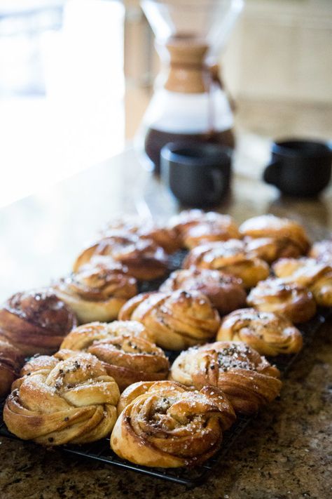 Swedish Cardamom Buns Recipe, Cardamom Buns Recipe, Swedish Cardamom Buns, Cardamon Recipes, Coconut Buns, Morning Bun, Cinnamon Bun Recipe, Cardamom Buns, Baking Buns