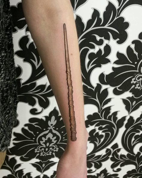 Wand Tattoo Sasha Roussel Black Gold Tattoo Co. Hermiones Wand Tattoo, Hermione Granger Wand Tattoo, Hermione Wand Tattoo, Hermione Tattoo, Hermione Wand, Wand Tattoos, Hermiones Wand, Tattoo Harry Potter, Bestie Tattoos