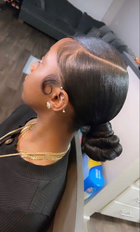 Ponytail Ball Hairstyles, Ponytail Quickweave Hairstyles, Side Part Bun, Cute Ponytail Styles, Natural Hair Bun Styles, Weave Ponytail Hairstyles, Sleek Ponytail Hairstyles, Big Box Braids Hairstyles, Black Ponytail Hairstyles