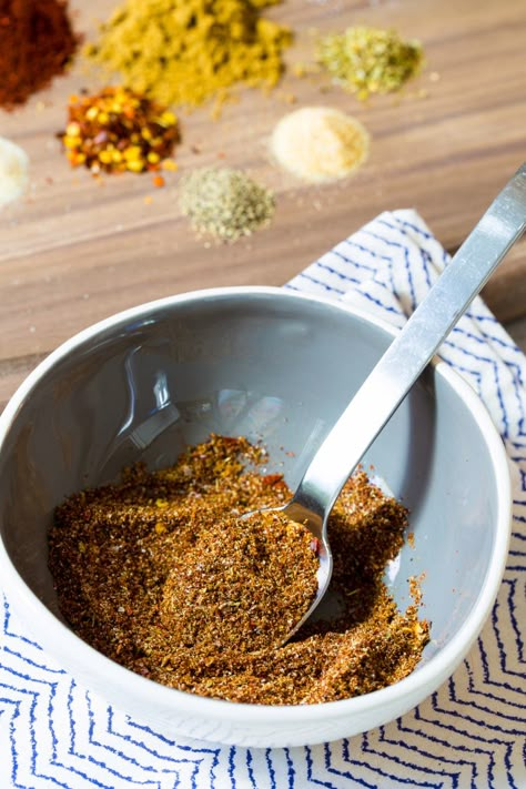 How to Make Taco Seasoning Make Taco Seasoning, Taco Seasoning Packet, How To Make Taco, Homemade Spice Blends, Homemade Spices, Homemade Seasonings, Homemade Tacos, Homemade Taco Seasoning, Salad Dressings