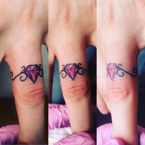 Diamond Finger Tattoo, Ring Tattoo Ideas, Small Diamond Tattoo, Ring Tattoo Designs, Wedding Band Tattoo, Meaningful Wrist Tattoos, Ring Tattoo, Wedding Ring Tattoo, Tattoo Wedding Rings