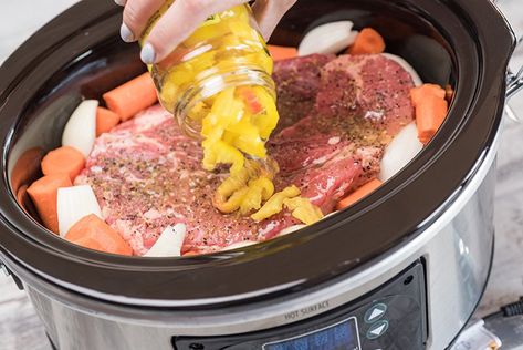 Pot Roast With Banana Peppers, Minnesota Pot Roast, Roast With Banana Peppers Crockpot, Slow Cooker Round Roast, Pot Roast Crock Pot Recipes, Slow Cooker Bread, Banana Peppers, Slow Cooker Roast, Crockpot Roast