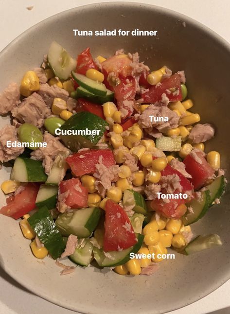 Healthy Meals Aesthetic Dinner, Tuna Salad Aesthetic, Really Healthy Meals, Healthy Uni Meals, Salad Recipes Aesthetic, Salads Aesthetic, Healthy Meal Aesthetic, Healthy Dinner Aesthetic, Healthy Aesthetic Food