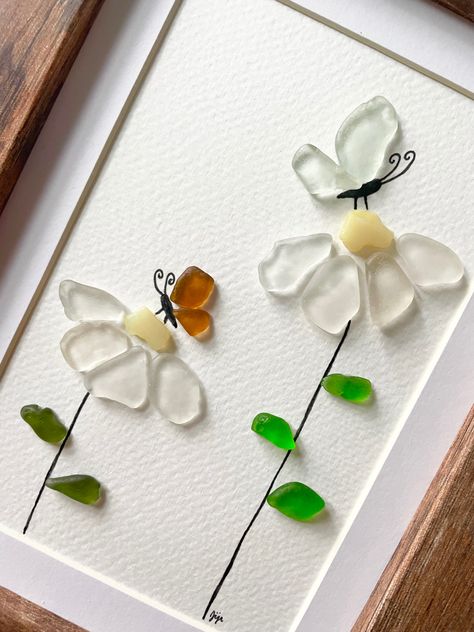 Sea Glass Butterfly, Seaglass Butterfly, Glass Frame Art, Beach Glass Projects, Broken Glass Crafts, Seashell Art Diy, Sea Glass Artwork, Sea Glass Art Diy, Sea Glass Mosaic