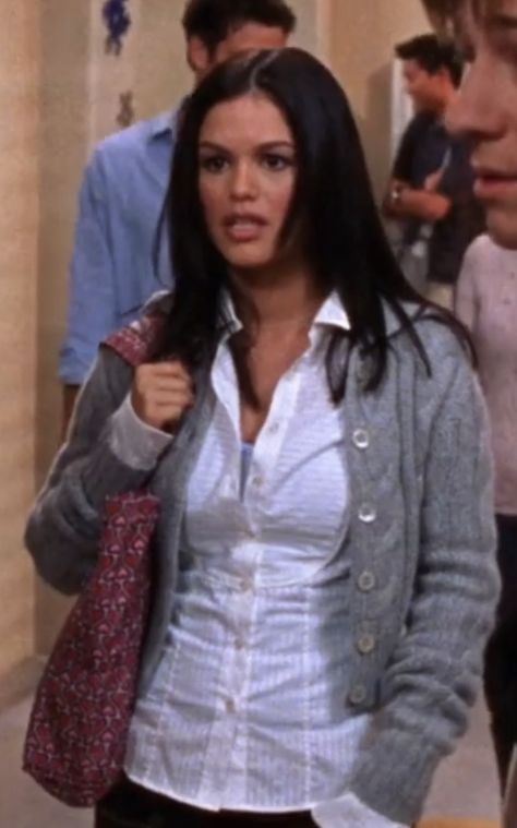 Anna The Oc, 2000s Rom Com Aesthetic Outfits, Cardigan Outfit 90s, Y2k Cardigan Outfit, Summer The Oc Outfits, The Oc Outfits, 2000s Cardigan Outfit, Summer Roberts Outfits, The Oc Marissa Cooper Outfits