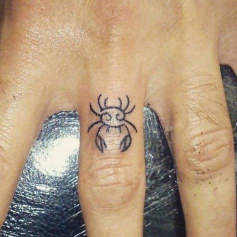 Cool Cancerian Tattoo, Cancerian Tattoo Designs, Zodiac Crab Tattoo, Cool Crab Tattoo, Geometric Crab Tattoo, Cancerian Crab Tattoo, Minimalist Cancerian Tattoo, Tattoos For Cancerian Women, Cancerian Woman Tattoo